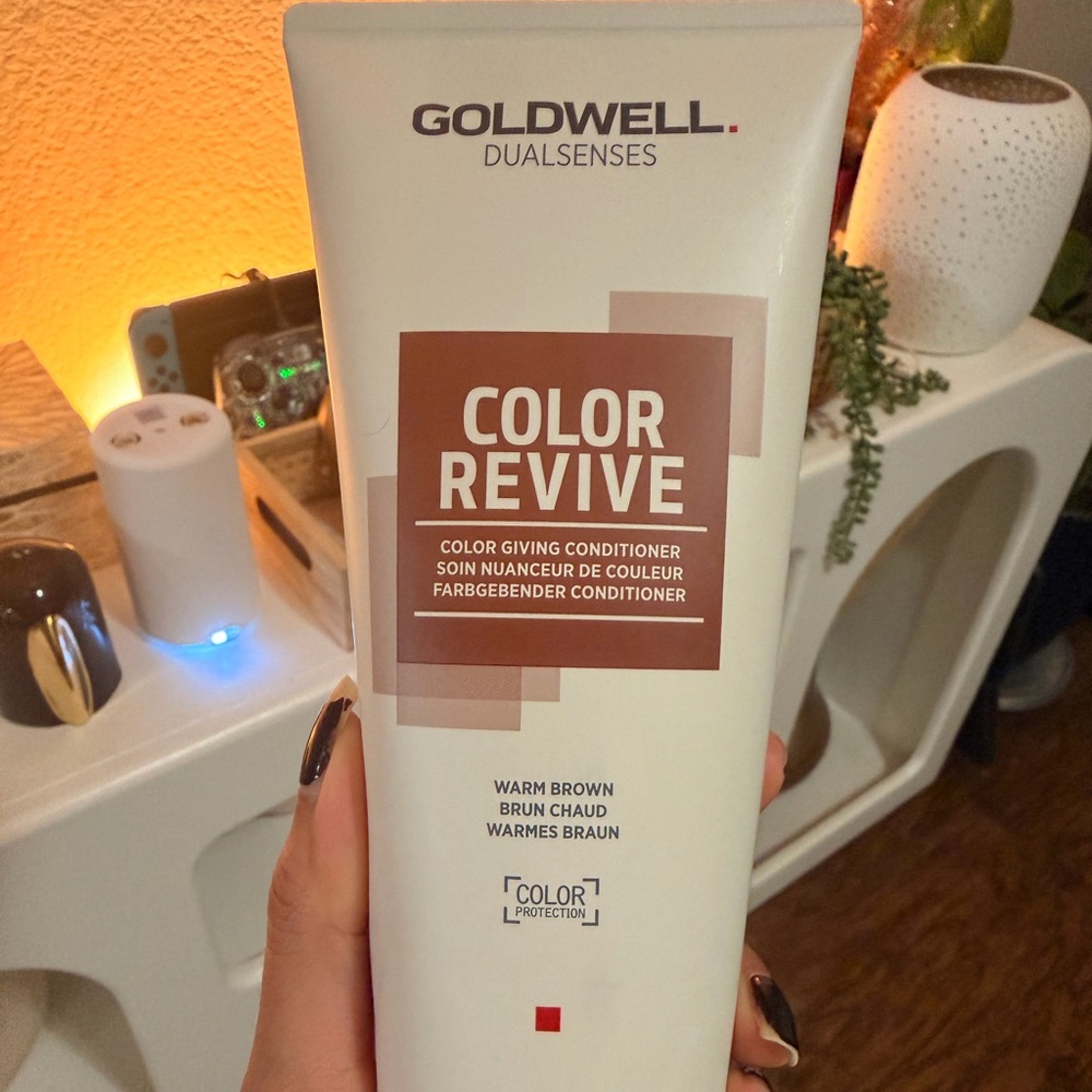 Goldwell Color Revive color depositing Conditioner Warm brown